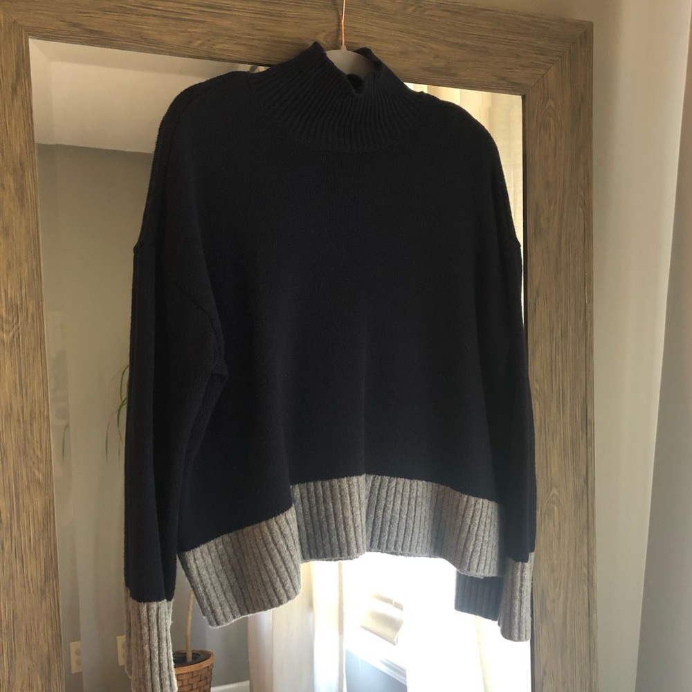 Ann Taylor Loft Navy and Gray Turtleneck Sweater Size Small